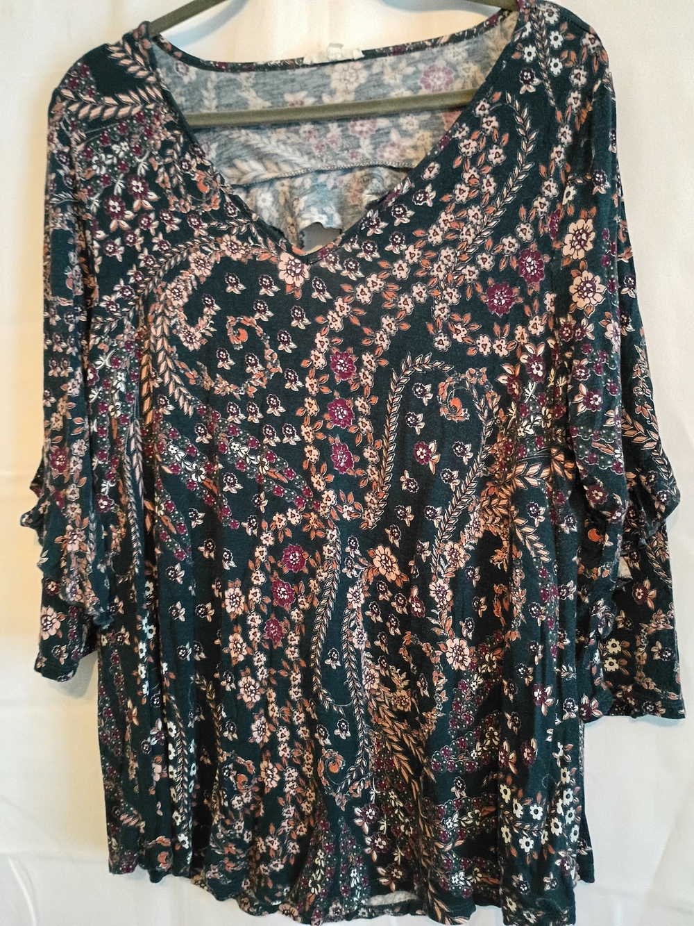 Maurices Floral V-Neck Ruffle Sleeve Shirt Size 0 Dark Green & Maroon